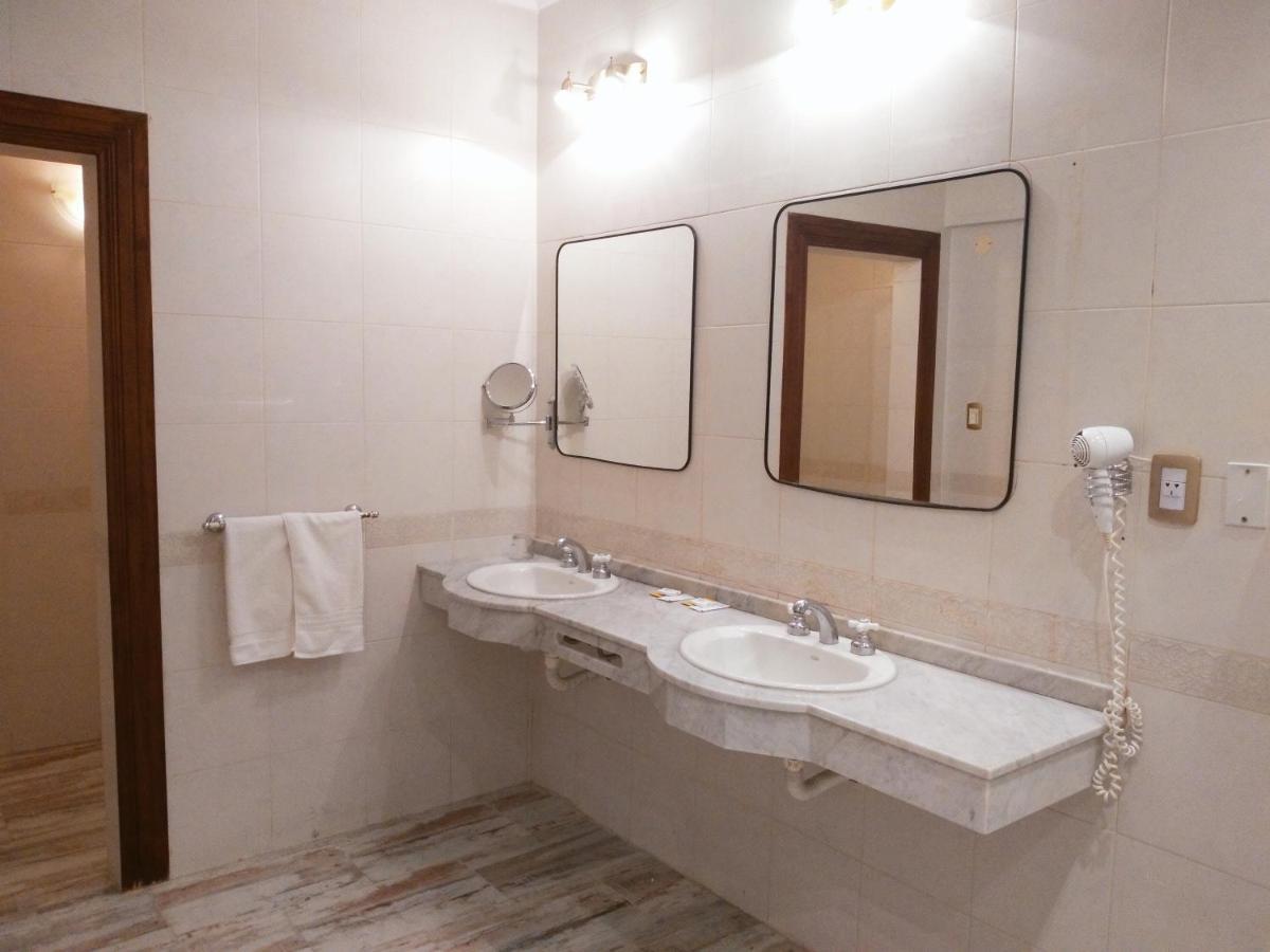 Catange Hotel Charata ภายนอก รูปภาพ