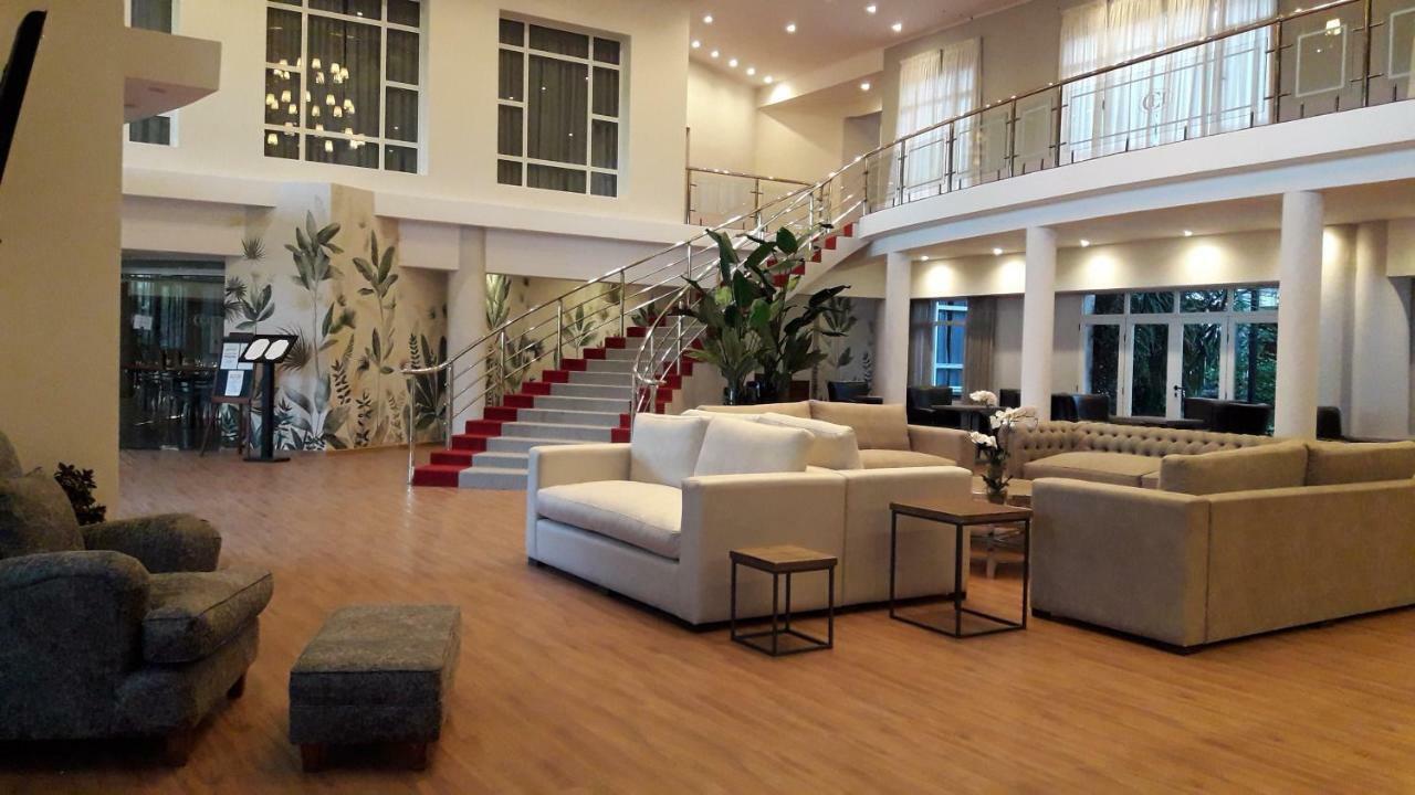 Catange Hotel Charata ภายนอก รูปภาพ